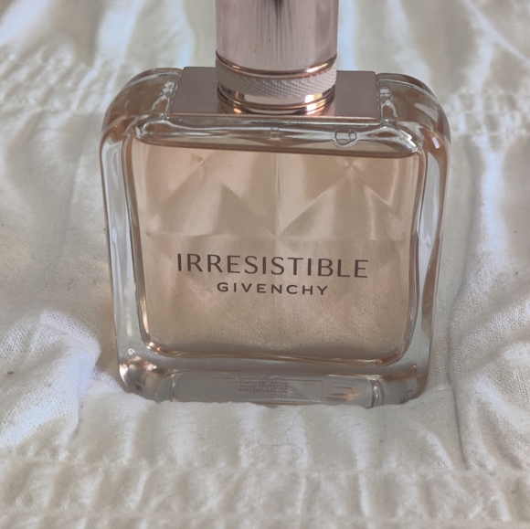 Givenchy Irresistible EDP - Picture 3 of 3
